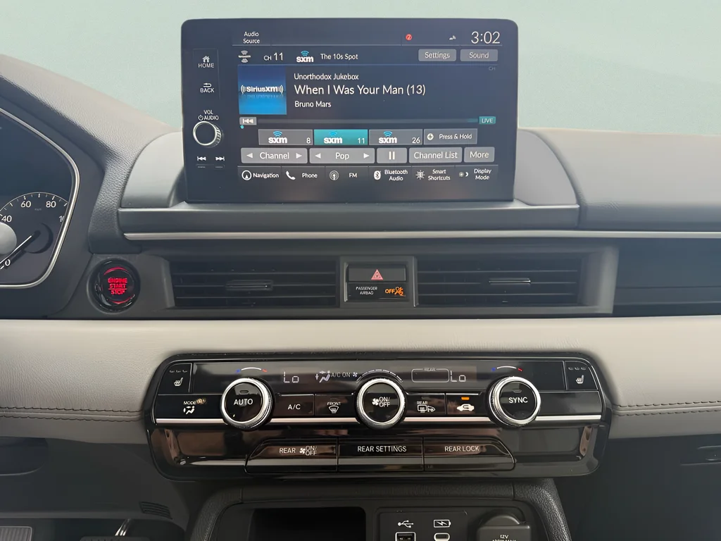 2023 Honda Pilot Touring - Photo 17