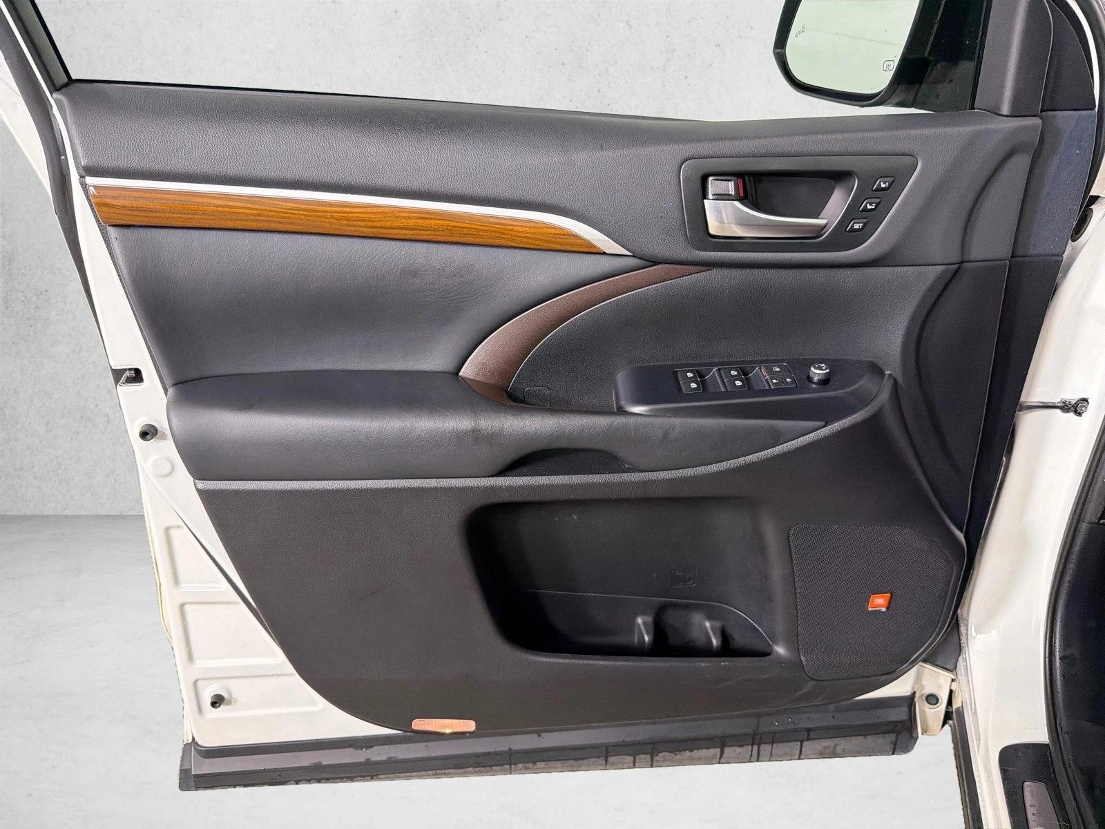 Used 2019 Blizzard Pearl Toyota Limited Platinum image 12