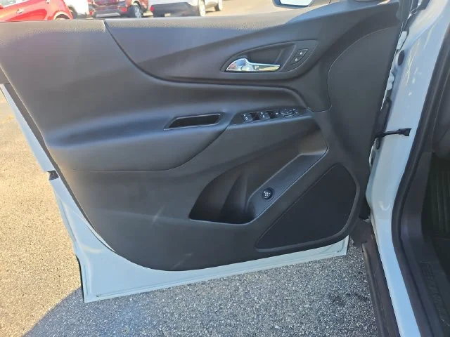 Used 2024 Summit White Chevrolet LT image 10
