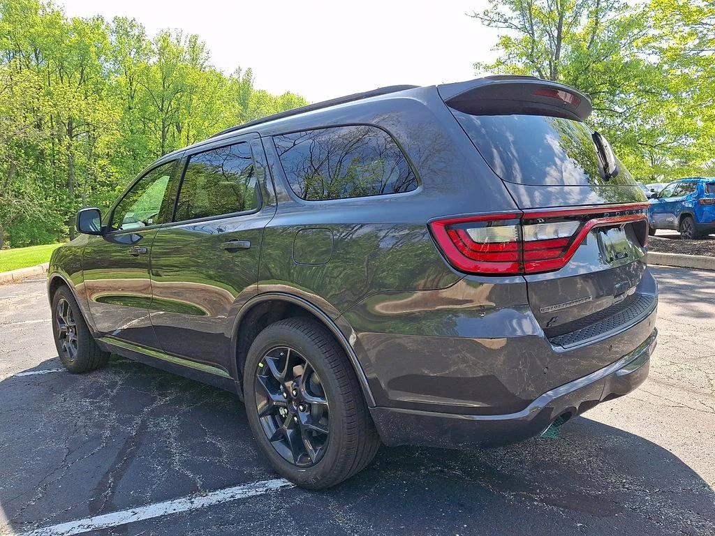 New 2026 Vapor Gray Exterior Paint Dodge GT Plus HEMI V8 image 3