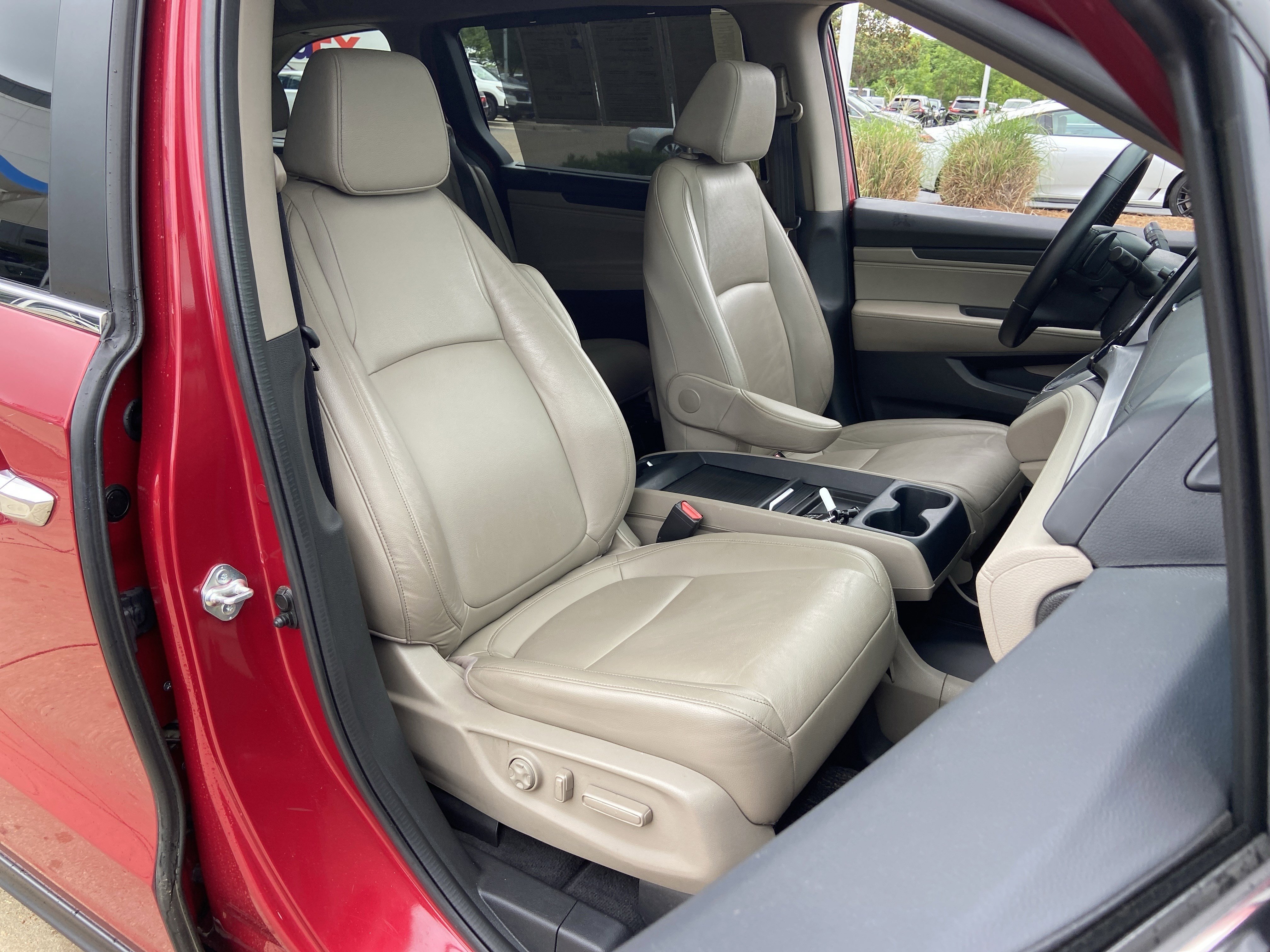 Used 2023 Radiant Red Metallic II Honda EX-L image 20