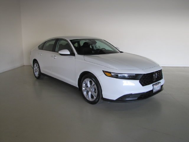 Certified Used 2024 Platinum White Pearl Honda LX image 27