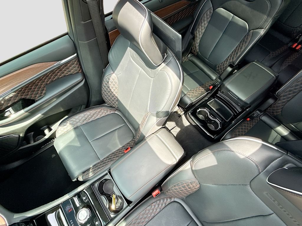 Certified Used 2025 Baltic Gray Metallic Clearcoat Jeep Summit image 24