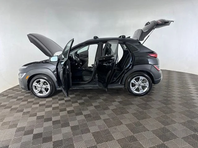 Used 2022 Black Hyundai SEL image 12