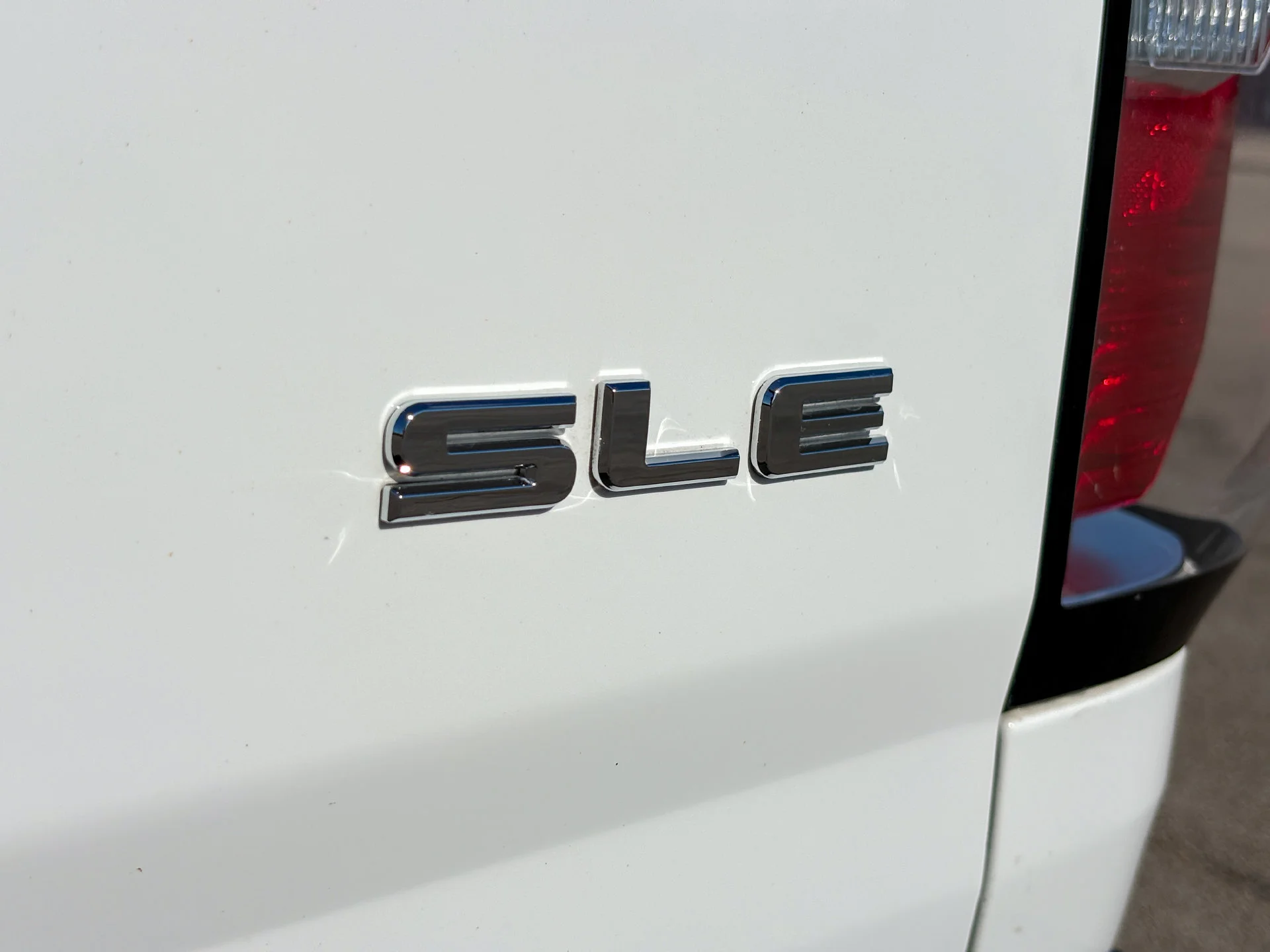 Used 2017 White GMC SLE1 image 8