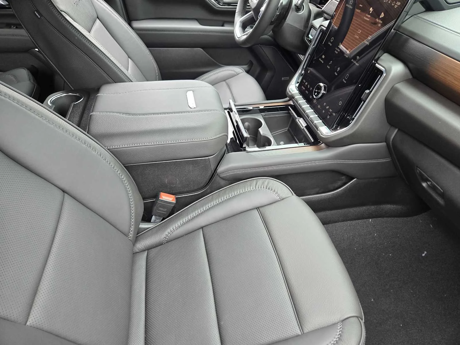 2026 GMC Yukon XL Denali - Photo 9