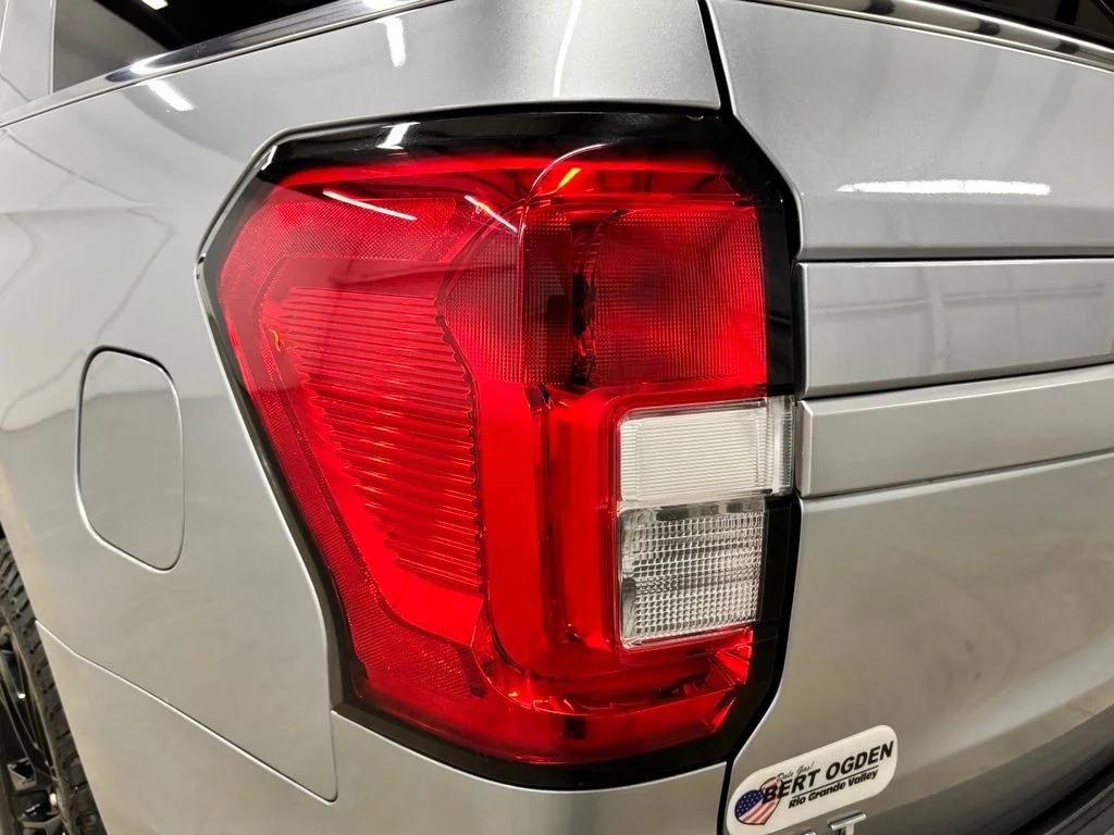 Used 2023 Silver Ford XLT image 8