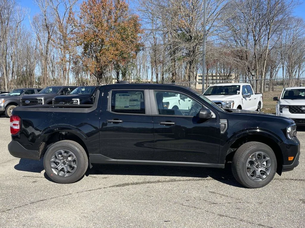 New 2026 Black Ford XLT image 2