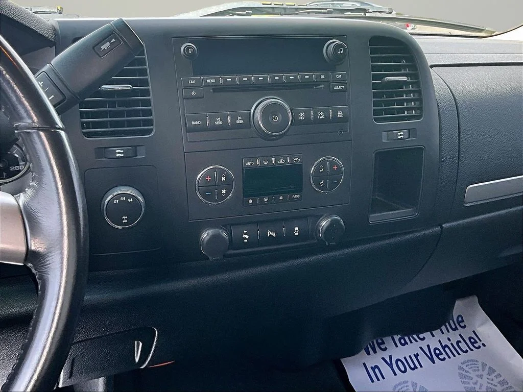 Used 2014 White GMC SLE image 6
