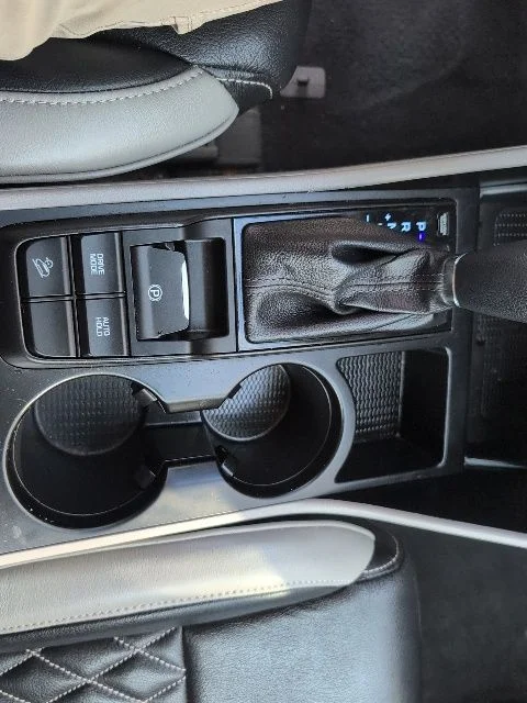 Used 2019 Silver Hyundai Sport image 25