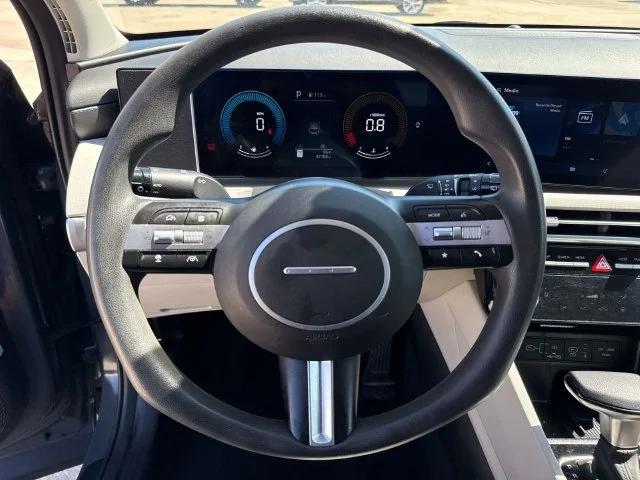 Used 2025 Gray Hyundai SEL image 32