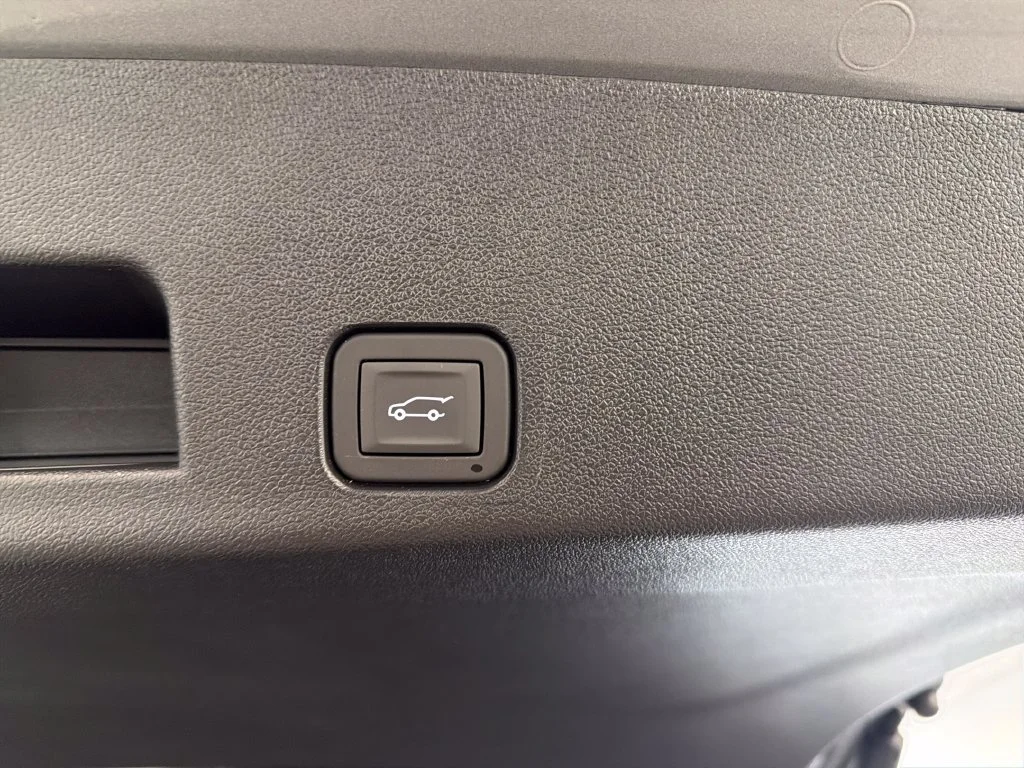 New 2027 Sterling Metallic GMC Elevation image 8