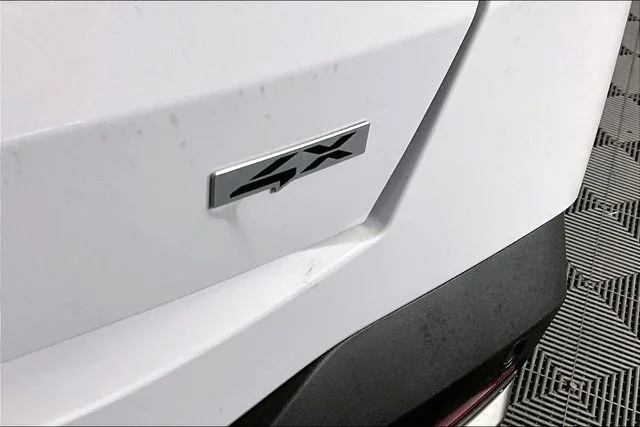 Used 2026 White Kia S image 10