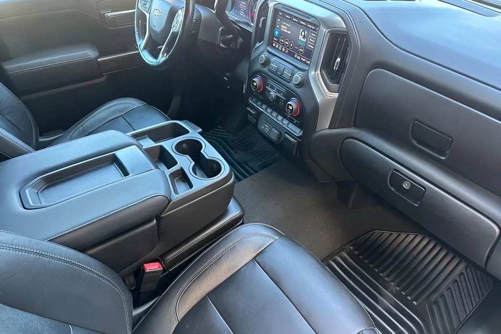 Used 2020 Black Chevrolet LT image 17