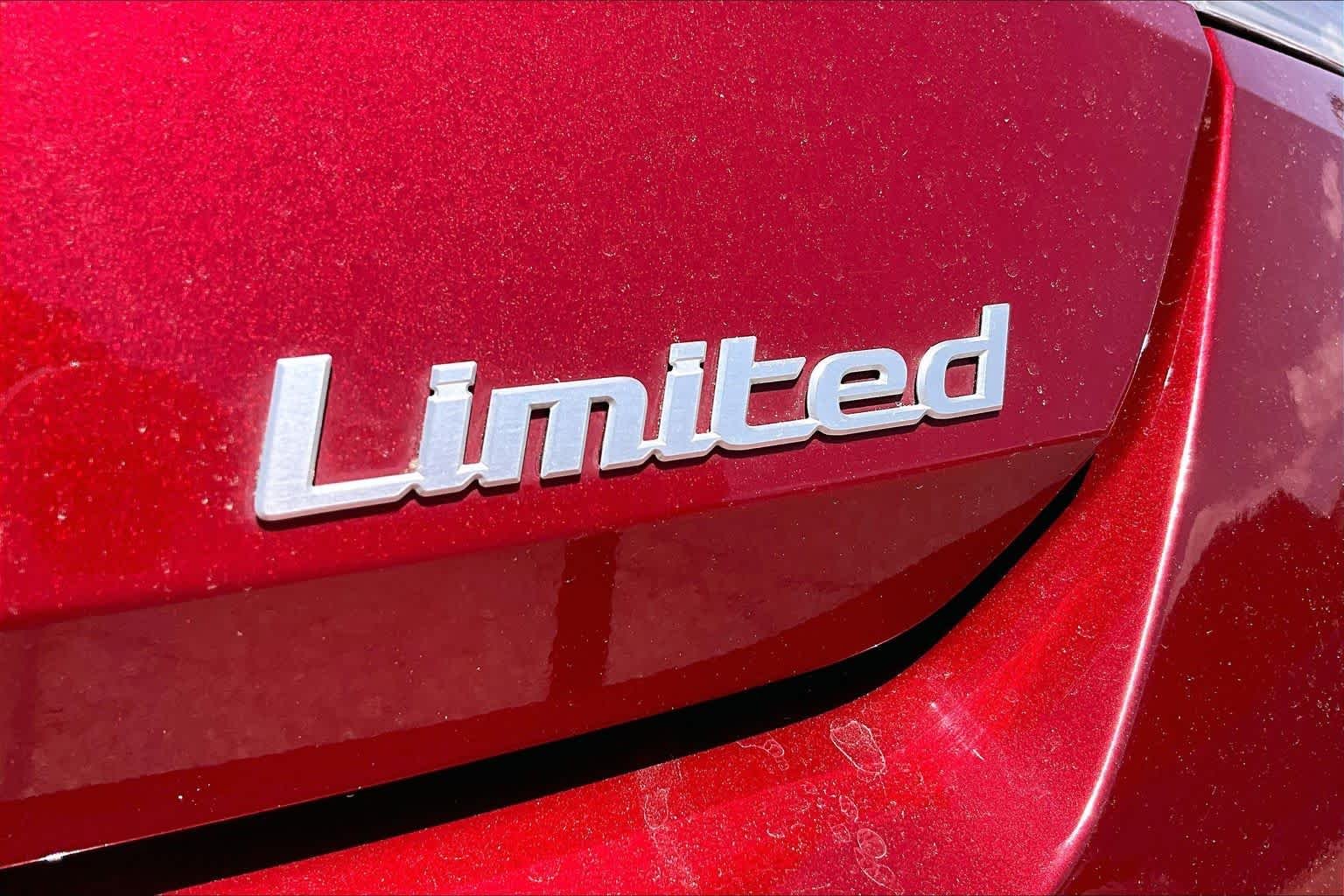 Used 2025 Ultimate Red Hyundai Limited image 30