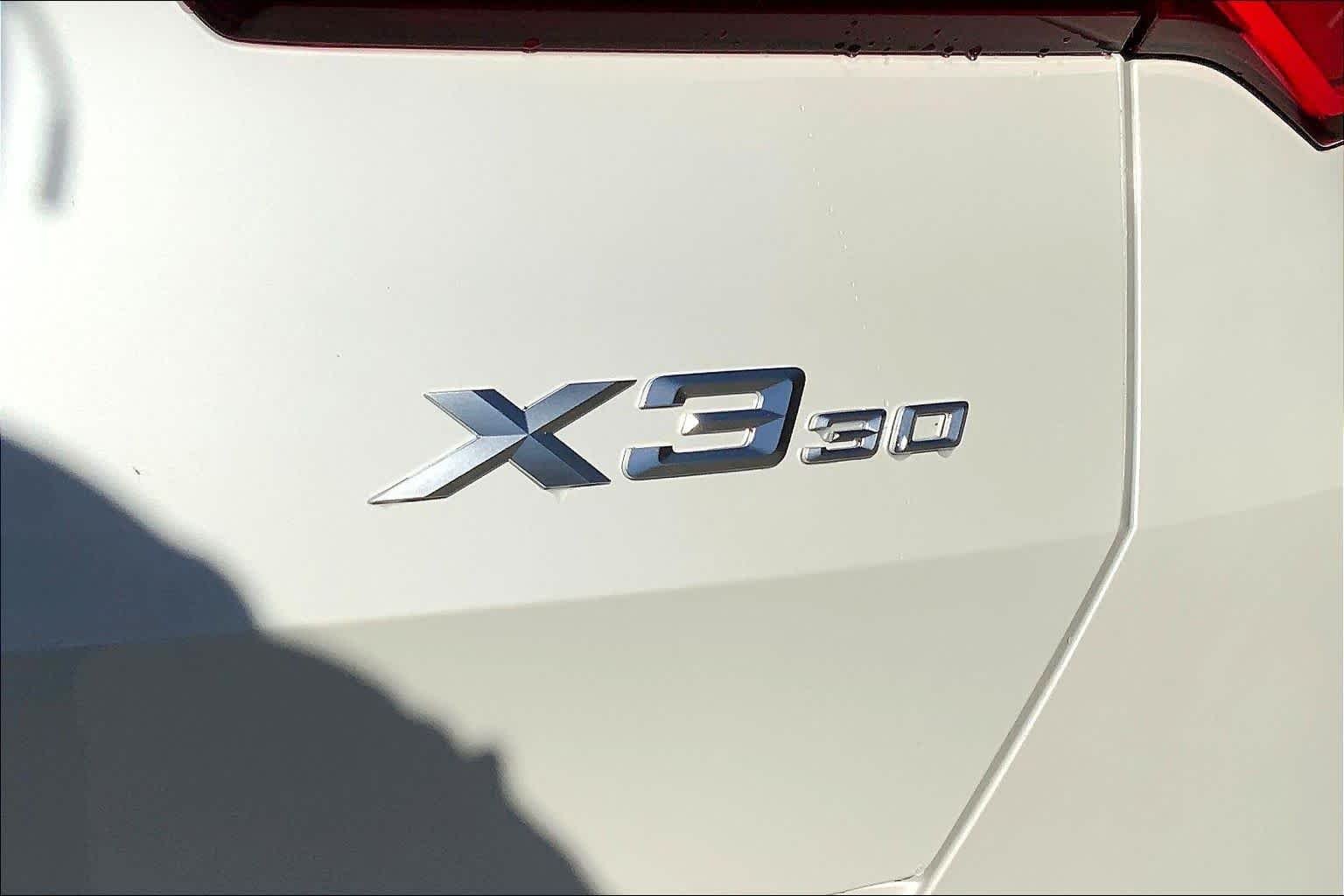 Used 2026 Mineral White Metallic BMW 30 xDrive image 15