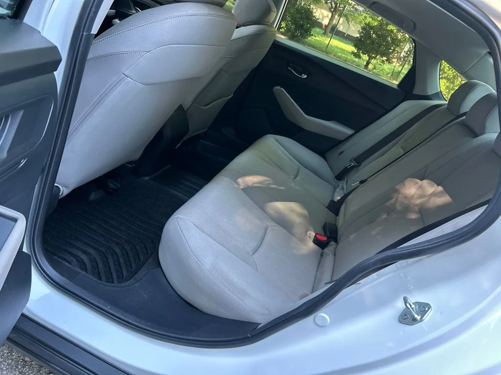 Used 2023 White Honda EX image 26