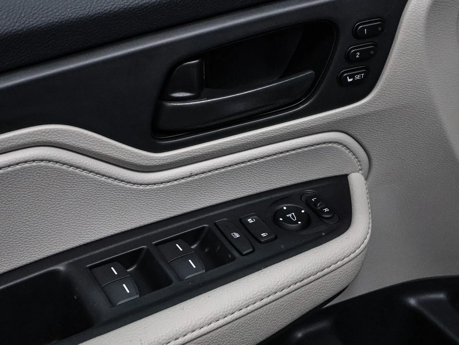 2026 Honda Odyssey EX-L - Photo 19
