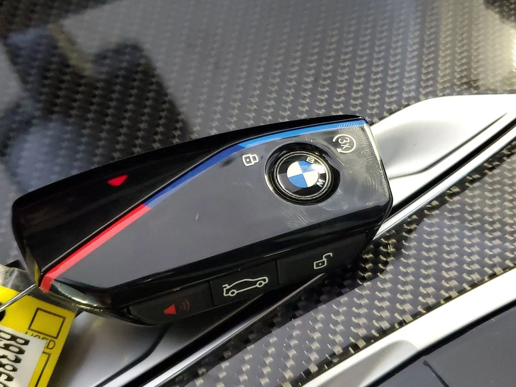 New 2026 Tanzanite Blue II Metallic BMW M60i image 26