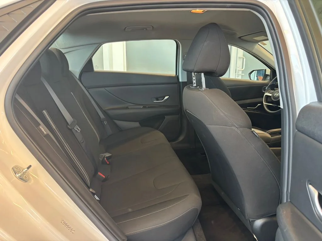 Used 2024 White Hyundai SEL image 25