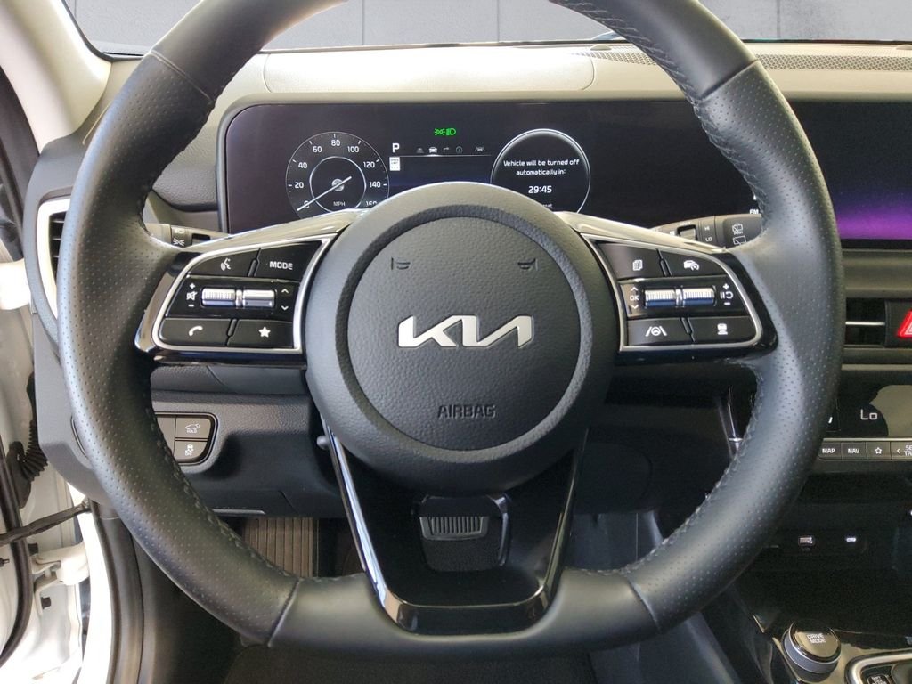 Used 2026 White Kia SX image 9