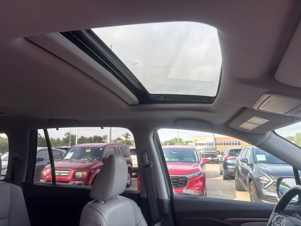 Used 2021 Blue Honda EX-L image 31