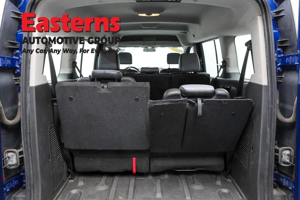 Used 2017 Blue Ford XL image 9