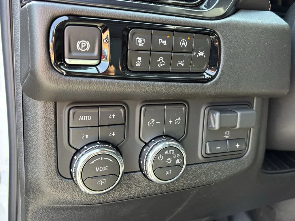 New 2026 Summit White GMC AT4 image 18