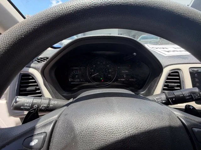 Used 2022 White Honda EX image 18