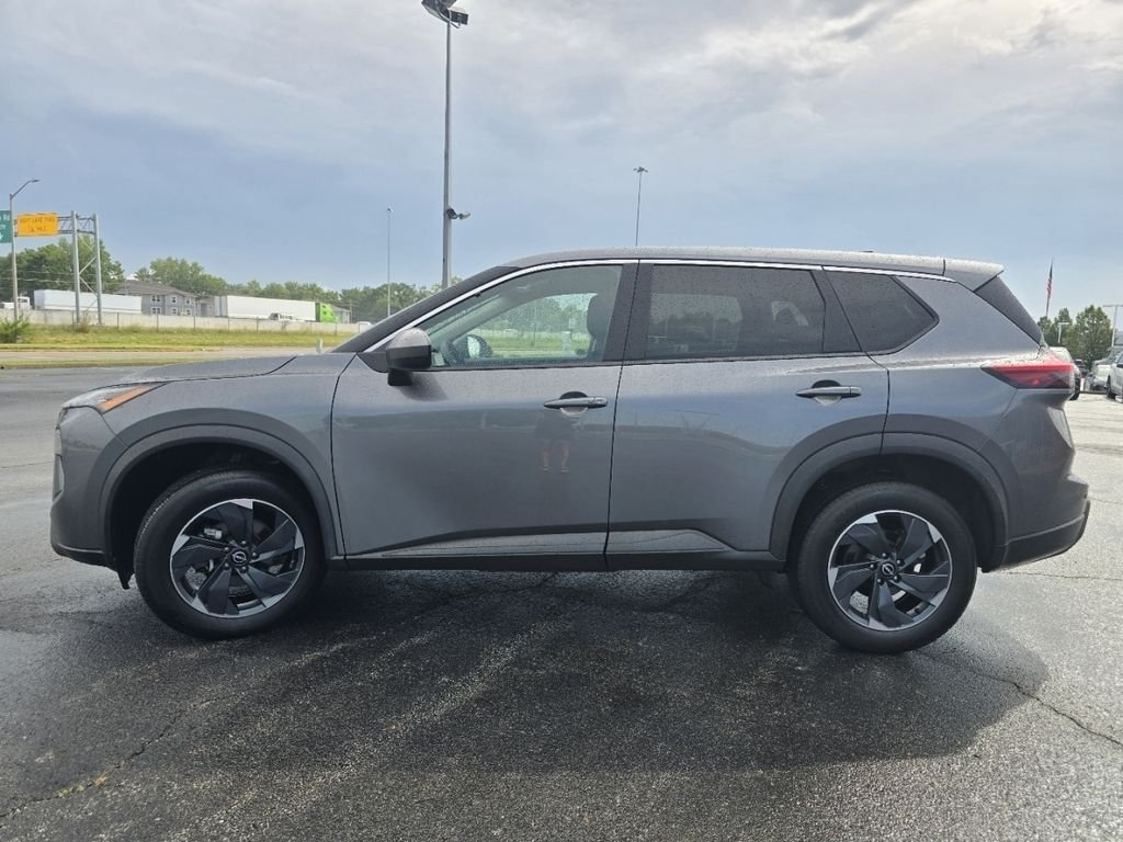 2024 Nissan Rogue SV - Photo 11