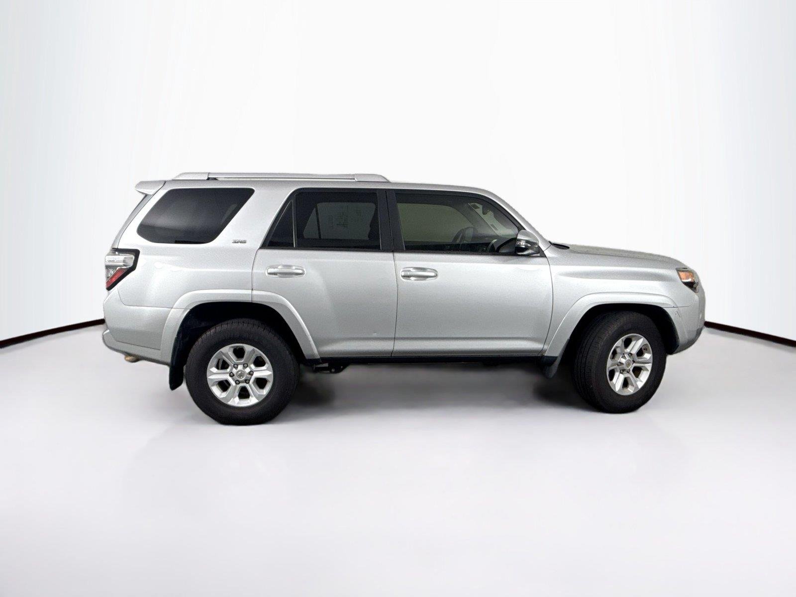 Used 2016 Classic Silver Metallic Toyota SR5 Premium image 5
