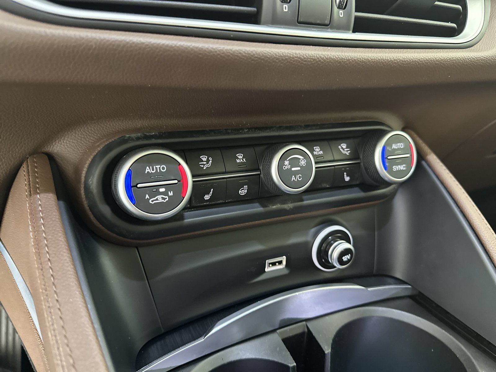Used 2020 Black Alfa Romeo Base image 19