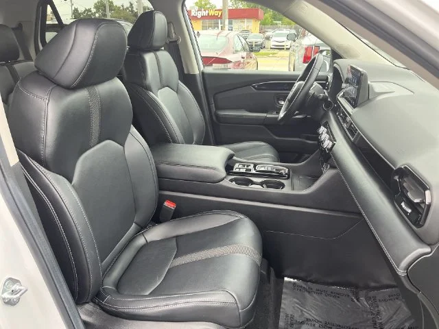Used 2025 White Honda EX-L image 33