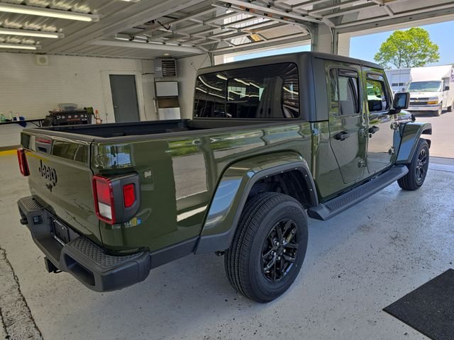Used 2022 Green Jeep Sport image 6