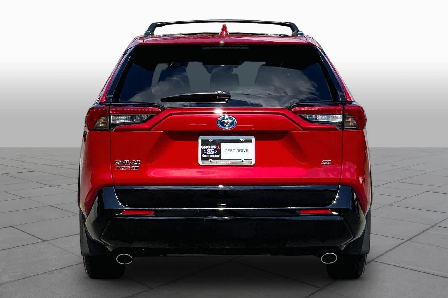 Used 2022 Supersonic Red Toyota SE image 5