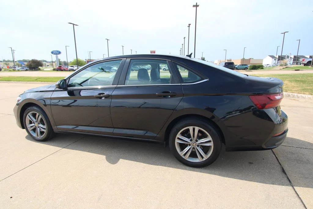 Used 2024  Volkswagen 1.5T SE image 16