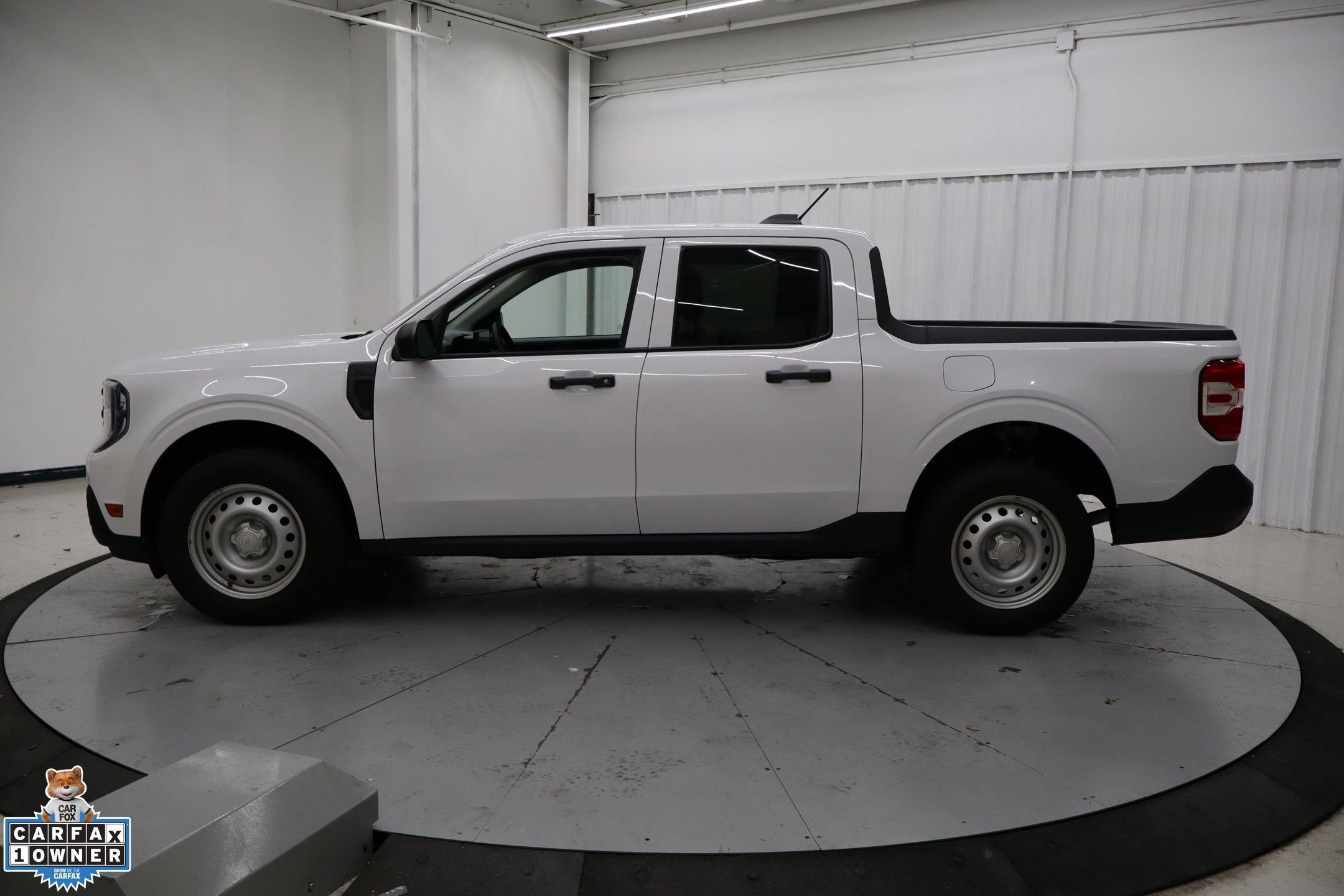 Used 2025 White Ford XL image 7