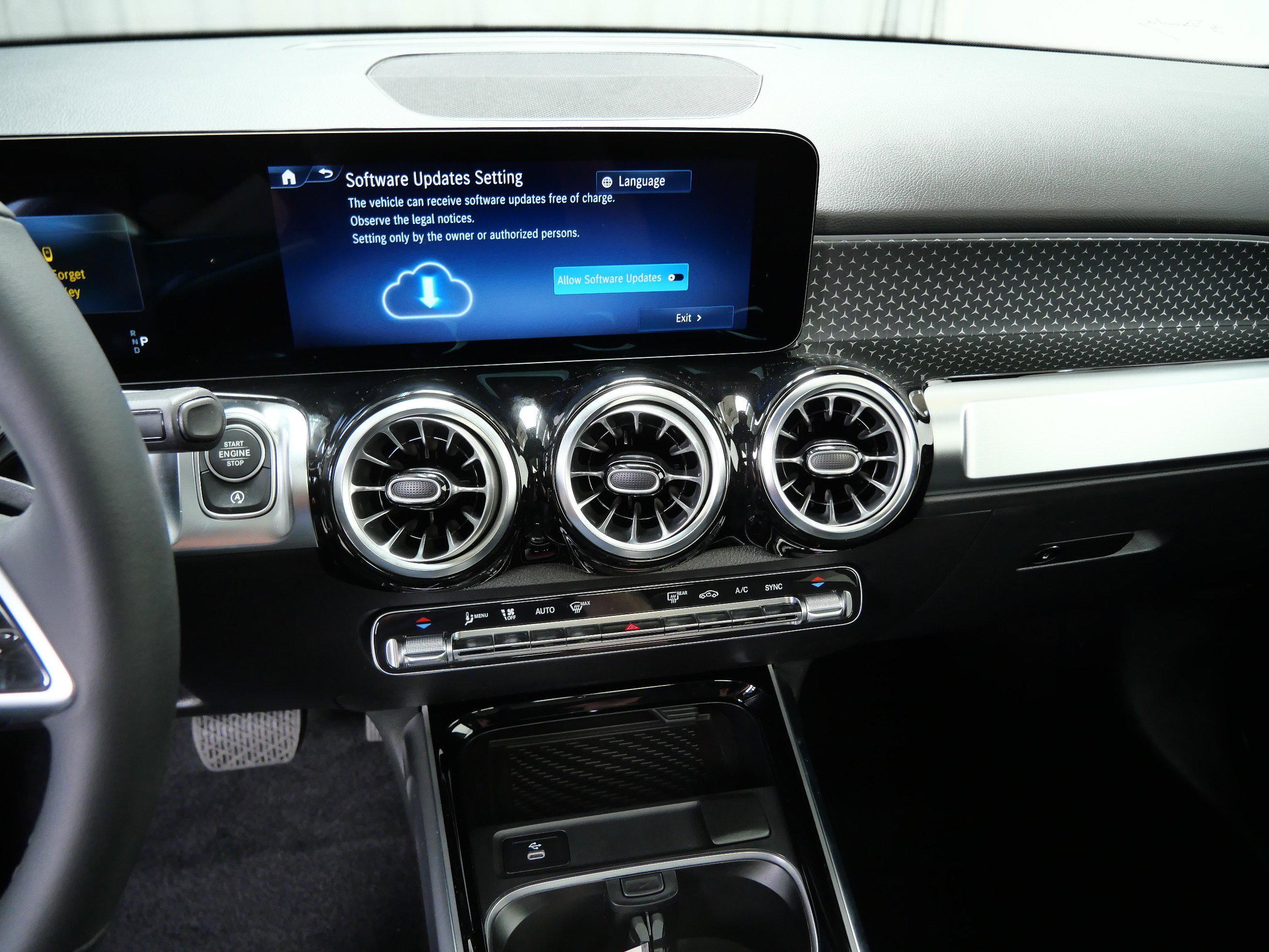 New 2026 Mountain Grey Metallic Mercedes-Benz GLB 250 image 10