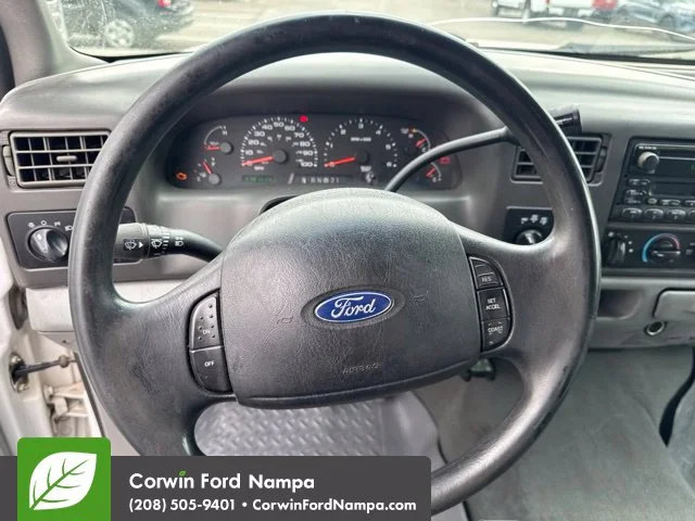 Used 2003 White Ford  image 8