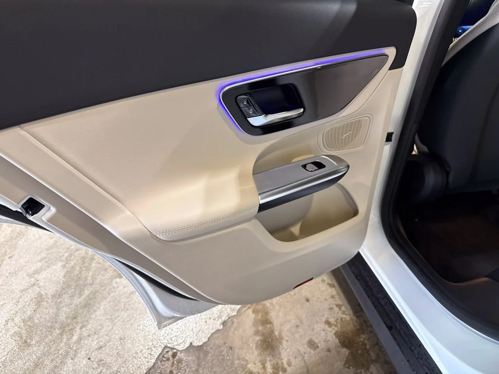 New 2027 Polar White Mercedes-Benz GLC 300 image 16