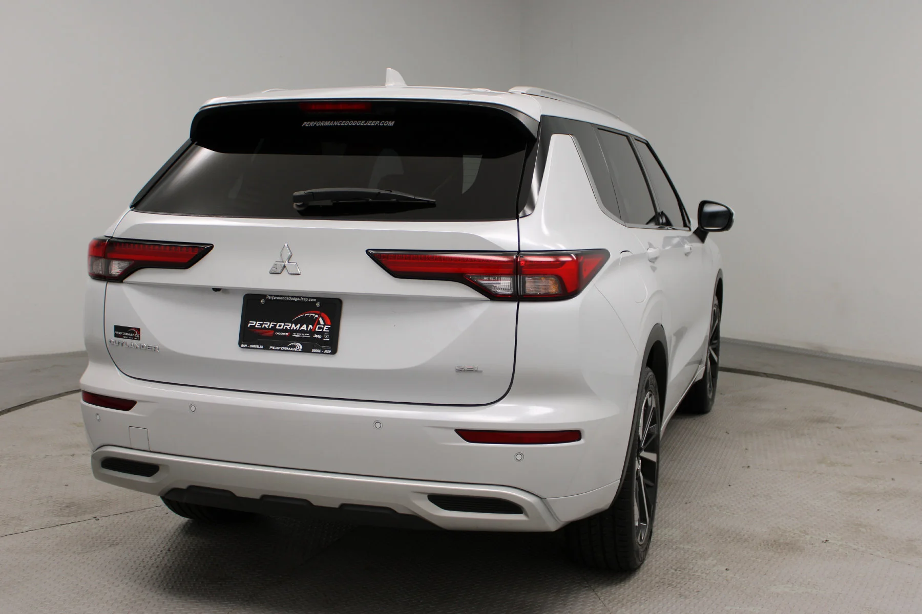 Used 2023 White DIAMOND Mitsubishi SEL 2.5 2WD image 18