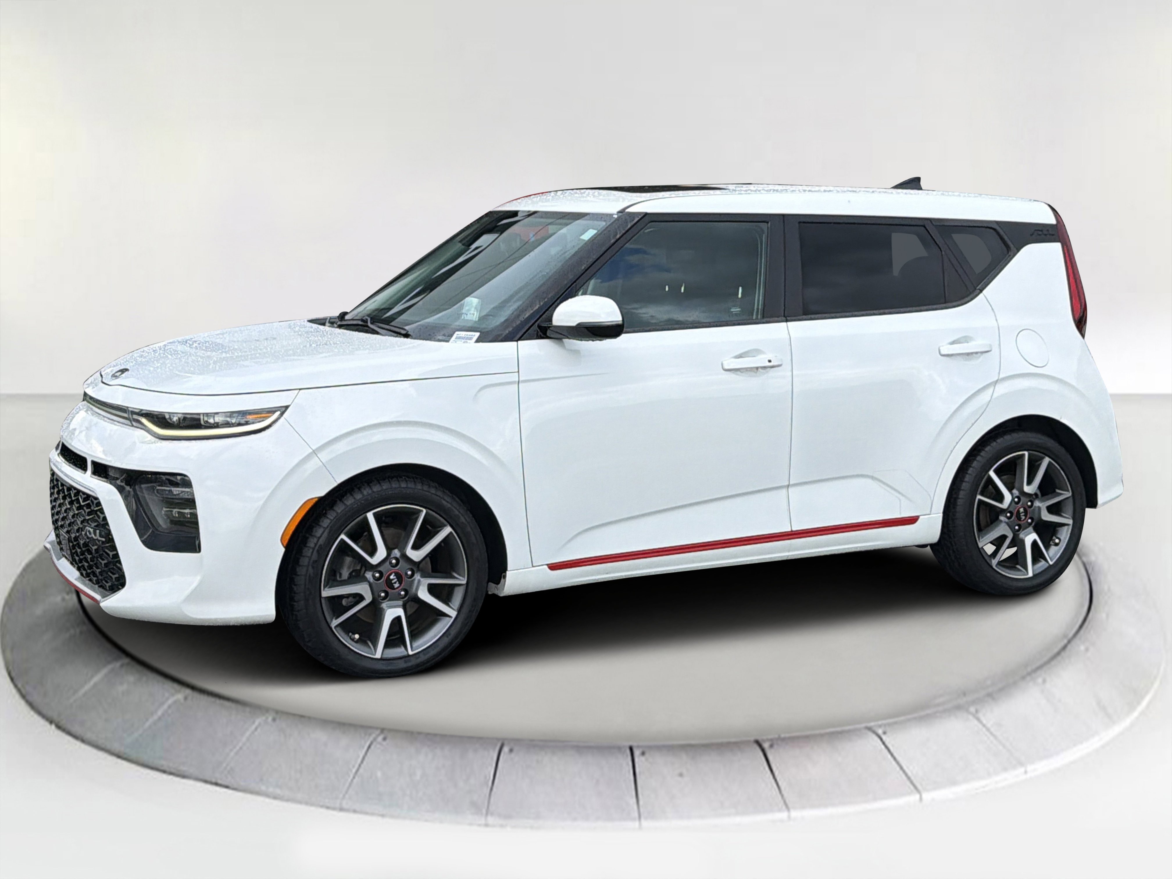 Used 2021 Snow White Pearl Kia Turbo image 1