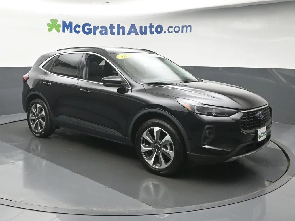Used 2025 Black Ford Platinum image 2