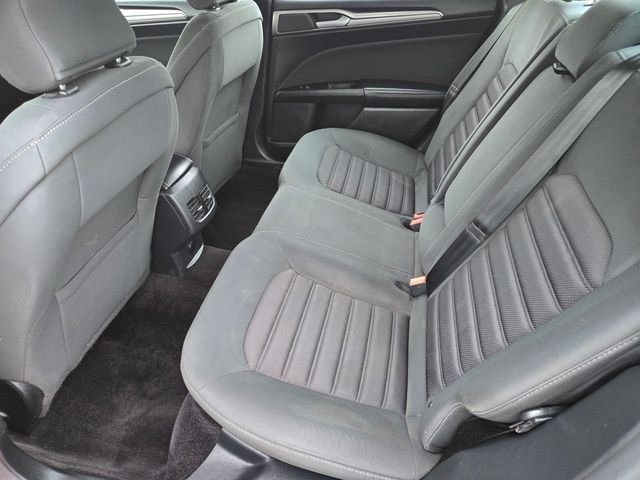 Used 2017 Red Ford SE image 12