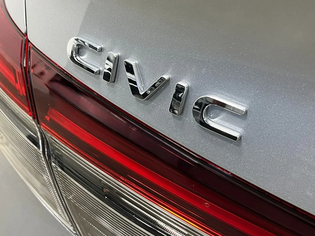 New 2026 Solar Silver Metallic Honda LX image 6