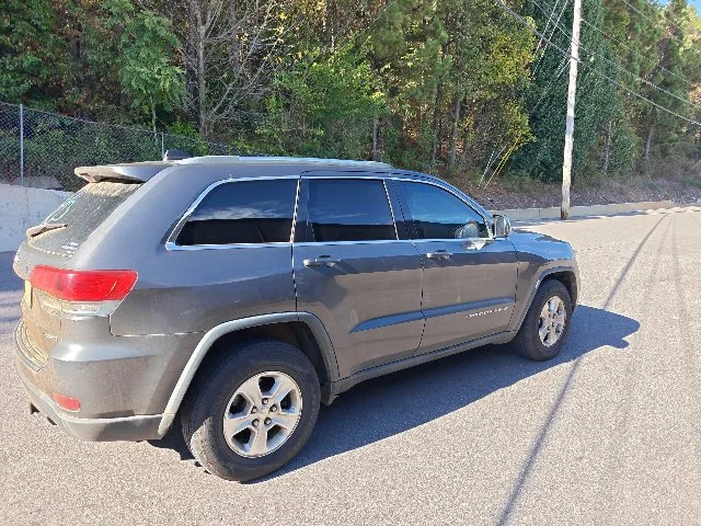 Used 2014 Gray Jeep Laredo image 3