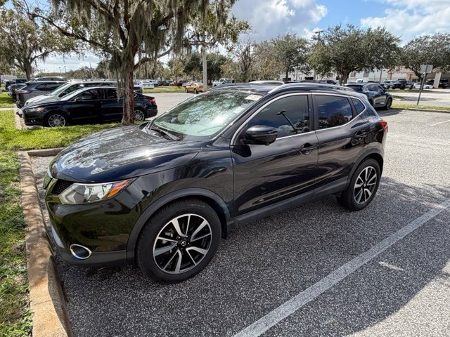 Used 2018 Magnetic Black Nissan SL image 6