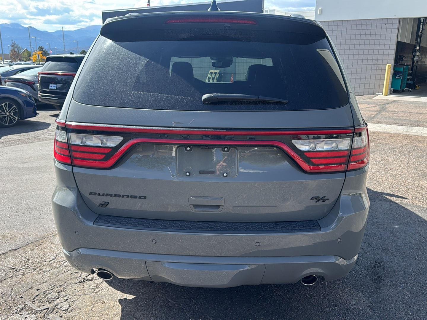 Used 2025 Destroyer Gray Clearcoat Dodge R/T Premium image 5