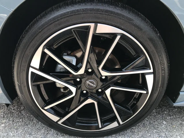 Certified Used 2025 Atlantic Gray Metallic Nissan SR image 9