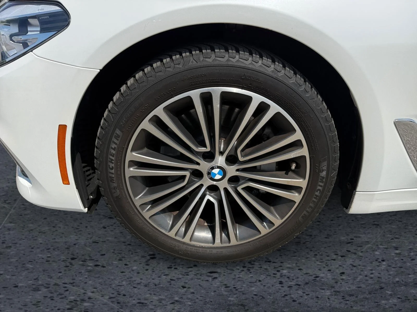 Used 2020 Mineral White Metallic BMW 530i xDrive image 9